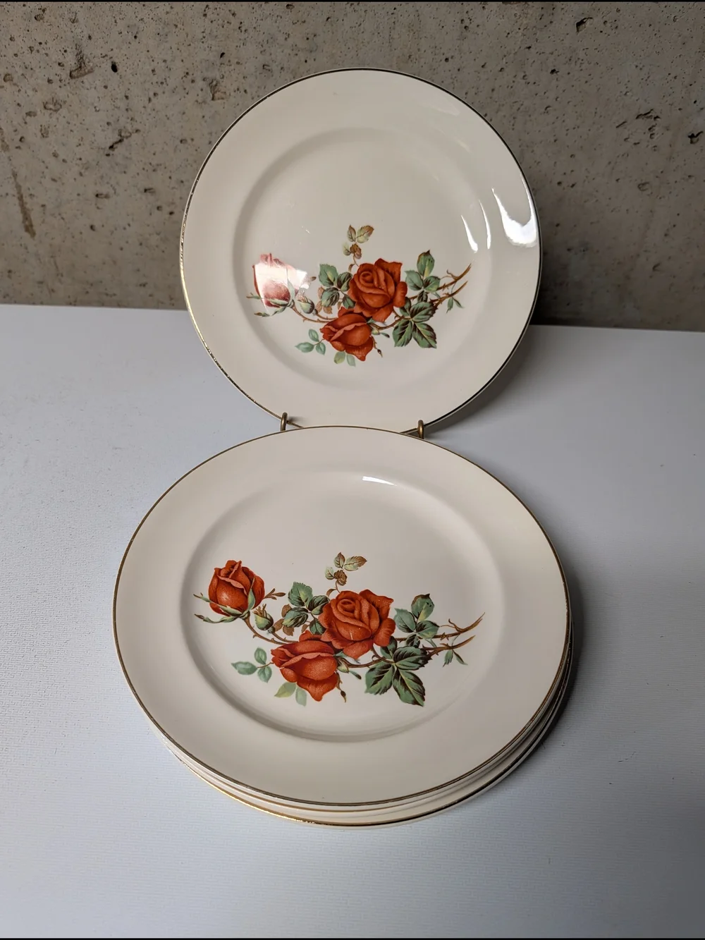 Universal Cambridge Camwood Ivory American Beauty Rose Dinner Plates -Set of 4